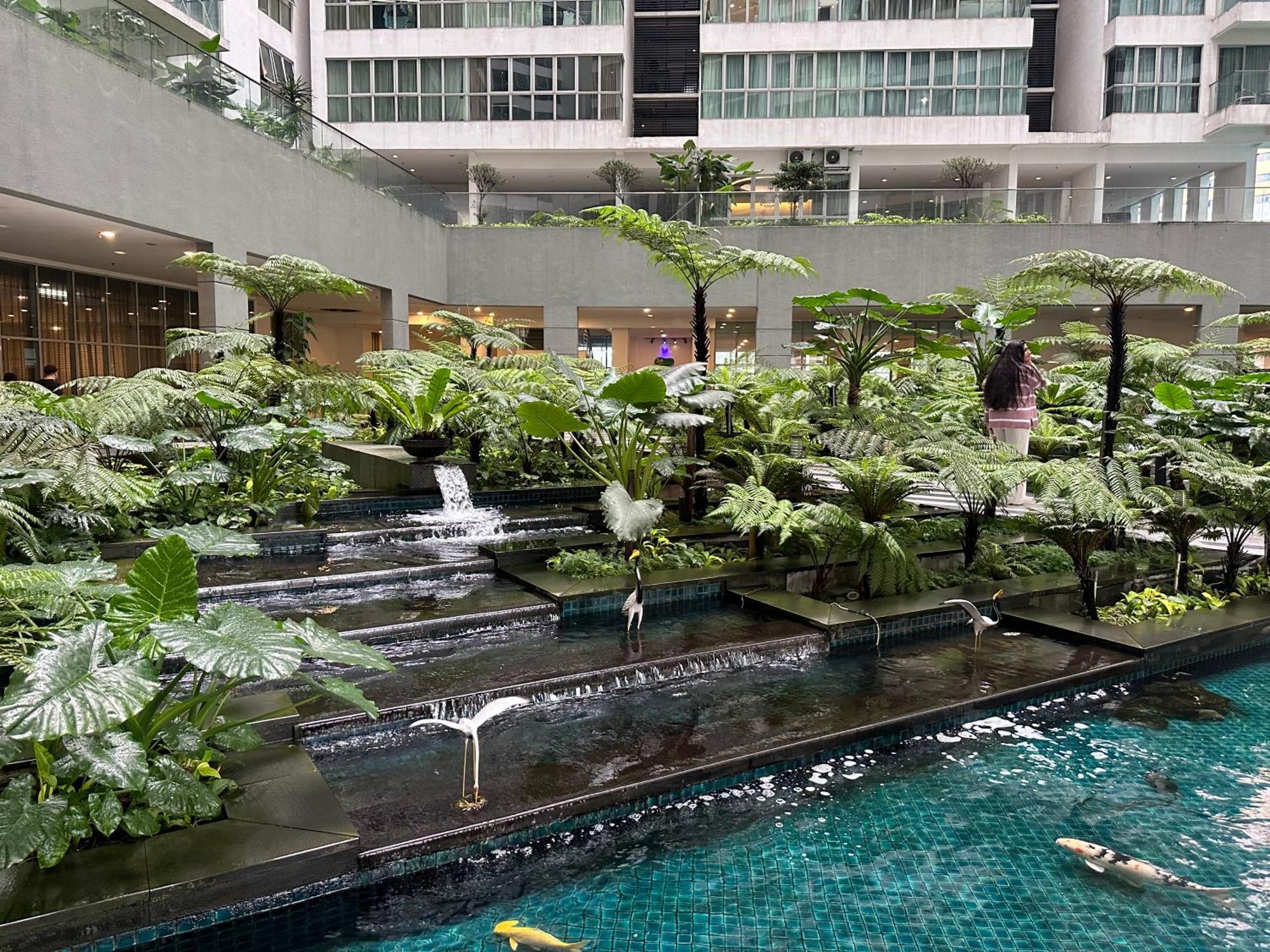 Modern Bauhaus Studio At Regalia Klcc Infinity Pool Куала-Лумпур Экстерьер фото